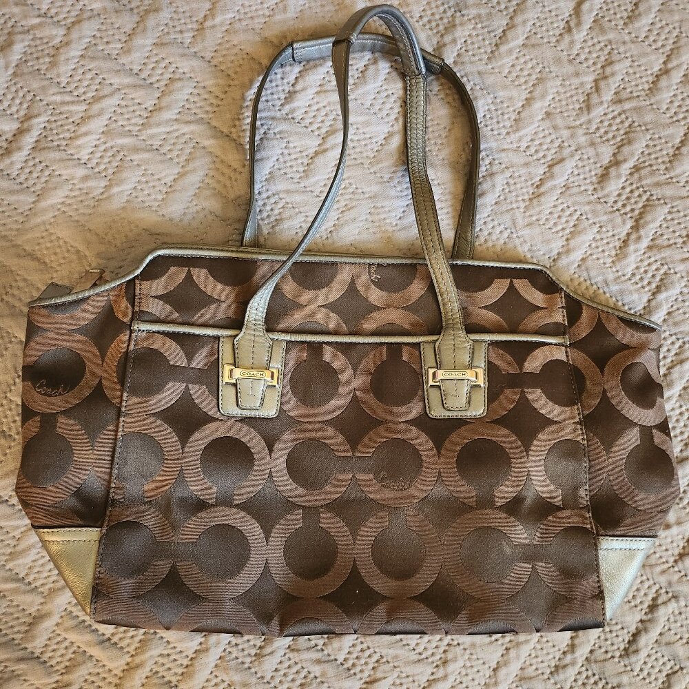 Signature Coach Taylor Op Art Alexis Carry All Tote Bag